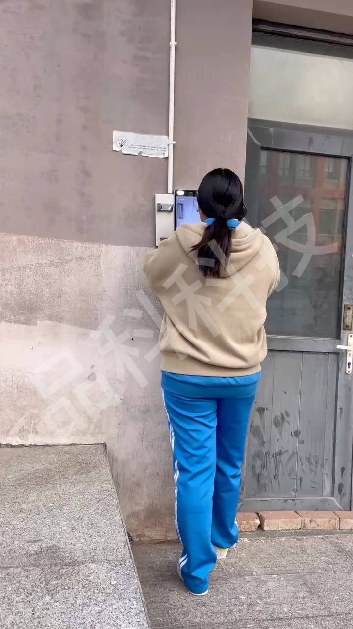 1744945892104954.jpg